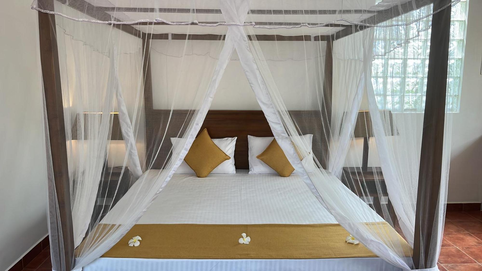 Beach Club Apartments Индурува Экстерьер фото